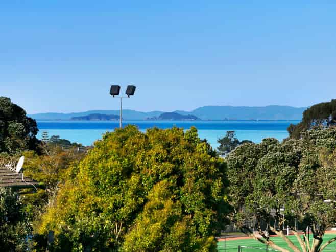 779 East Coast Road, Northcross