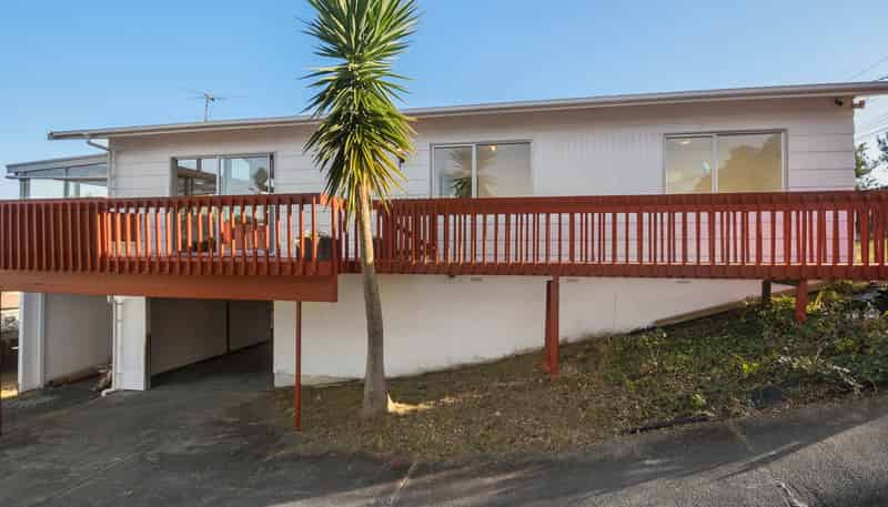 779 East Coast Road, Northcross