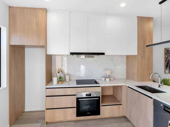 2/15 Farringdon Street, Glen Innes