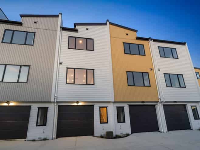 2/15 Farringdon Street, Glen Innes