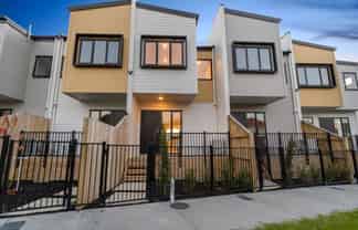 2/15 Farringdon Street, Glen Innes