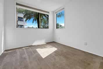 2H/175 Hurstmere Road , Takapuna