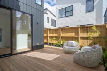 102E Te Oneroa Way, Long Bay