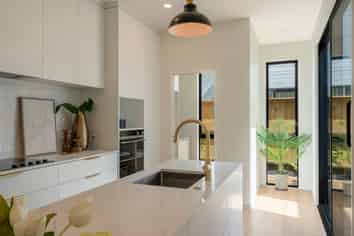 102E Te Oneroa Way, Long Bay