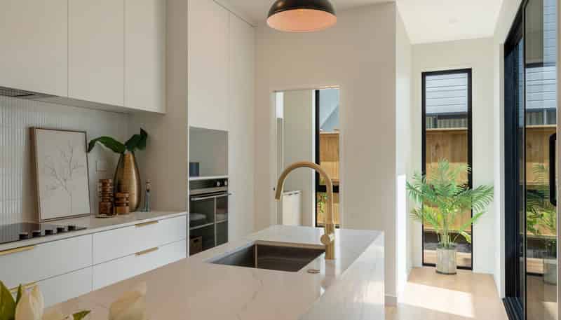 102E Te Oneroa Way, Long Bay