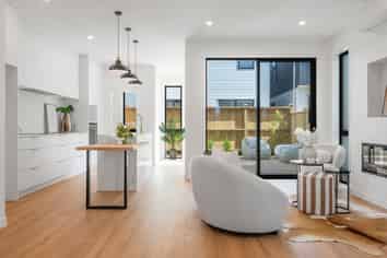 102E Te Oneroa Way, Long Bay