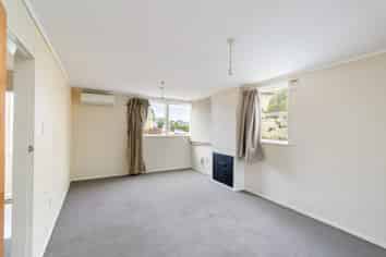 4/3 Bouverie Street, Petone