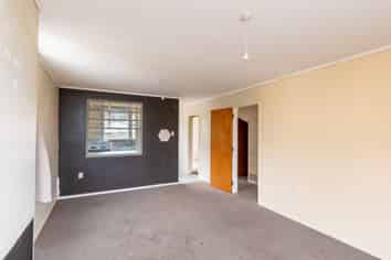 4/3 Bouverie Street, Petone