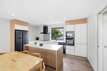 2/240 Worcester Street, Christchurch Central