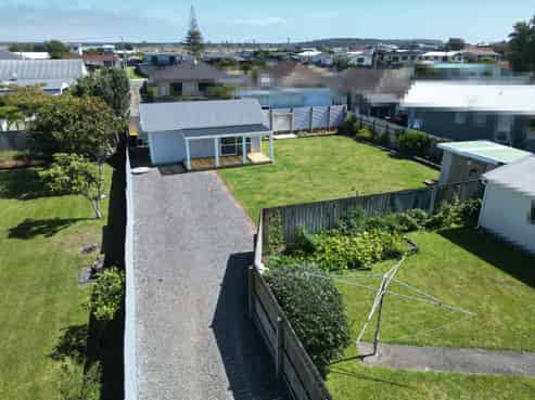 16A Edinburgh Terrace, Foxton Beach