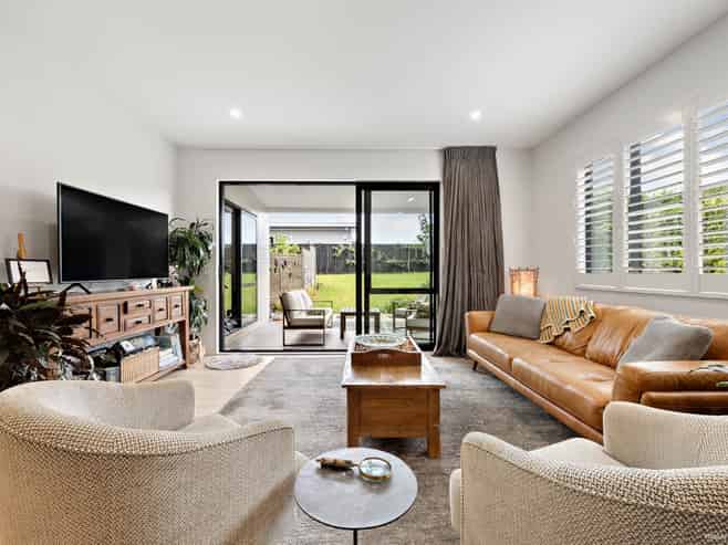 63 Angiangi Crescent, Beachlands