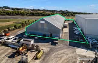 Versatile Warehouse on Southern Motorway