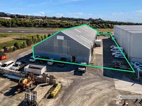 Versatile Warehouse on Southern Motorway