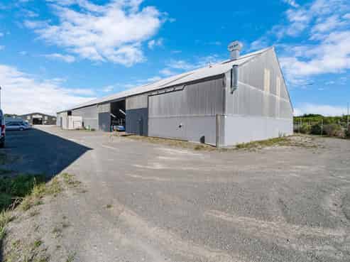 Versatile Warehouse on Southern Motorway