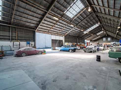 Versatile Warehouse on Southern Motorway