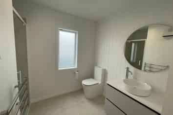 18D Avenue Road, Greenmeadows