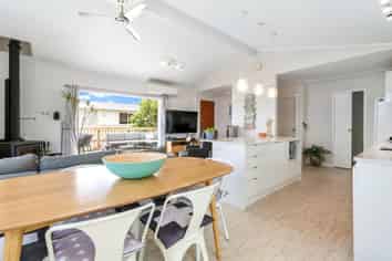 58 Brian Crescent, Stanmore Bay