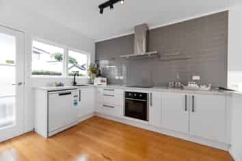 8 Hauraki Crescent, Pinehill