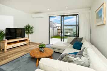 6 Landing Path Drive, Hobsonville