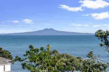 19 Zita Avenue, Matakatia