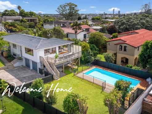 14 Holdaway Avenue, Northcote