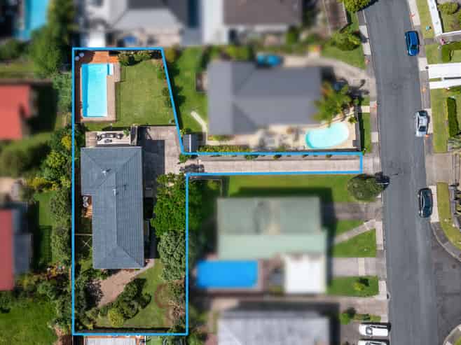 14 Holdaway Avenue, Northcote