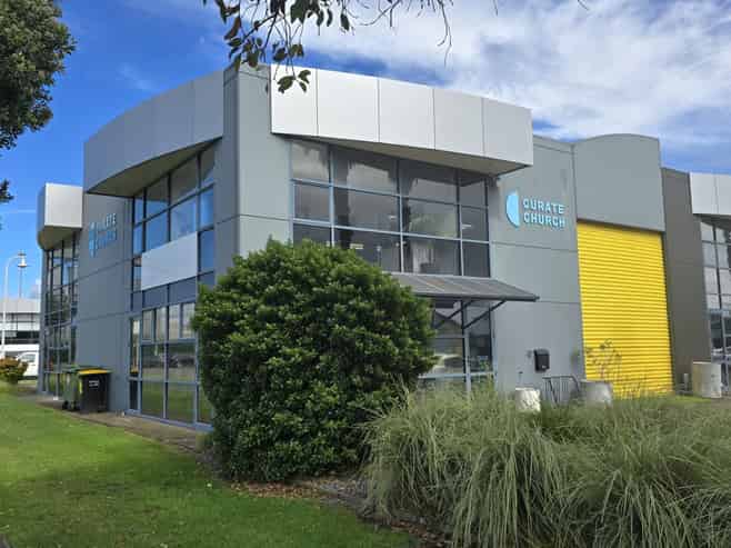 Versatile office and warehouse premises