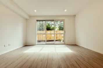 51  Anderson Avenue, Point England