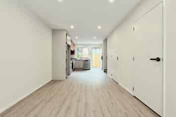 51  Anderson Avenue, Point England