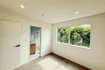 51  Anderson Avenue, Point England