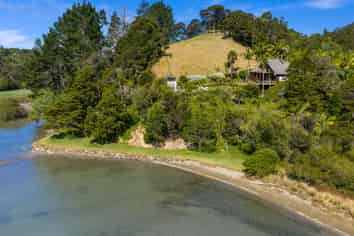 14 Tahunatapu Road, Parua Bay