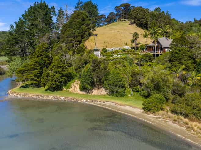 14 Tahunatapu Road, Parua Bay