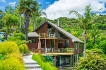 14 Tahunatapu Road, Parua Bay