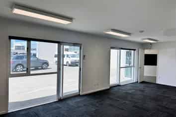 Functional City-Fringe Office