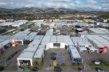 Functional City-Fringe Office