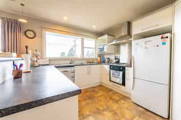 78 Weston Road, Weston