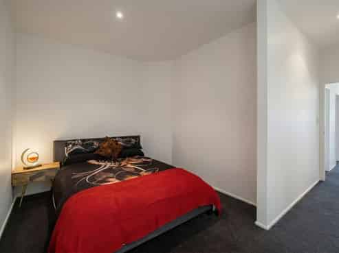 18 Korokoro Road, Korokoro