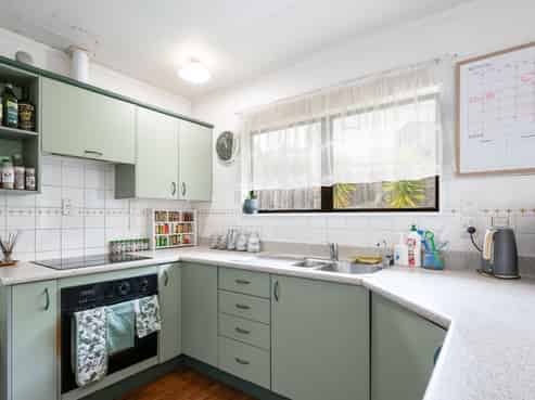 2/17 Newman Drive, Enner Glynn