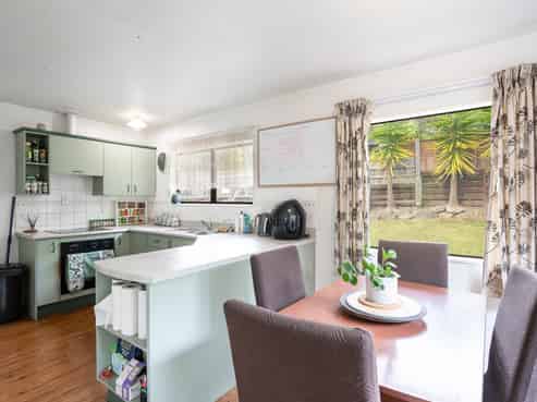 2/17 Newman Drive, Enner Glynn