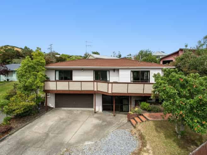 2/17 Newman Drive, Enner Glynn