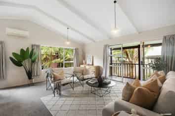 1/20 Wirihana Road, Titirangi