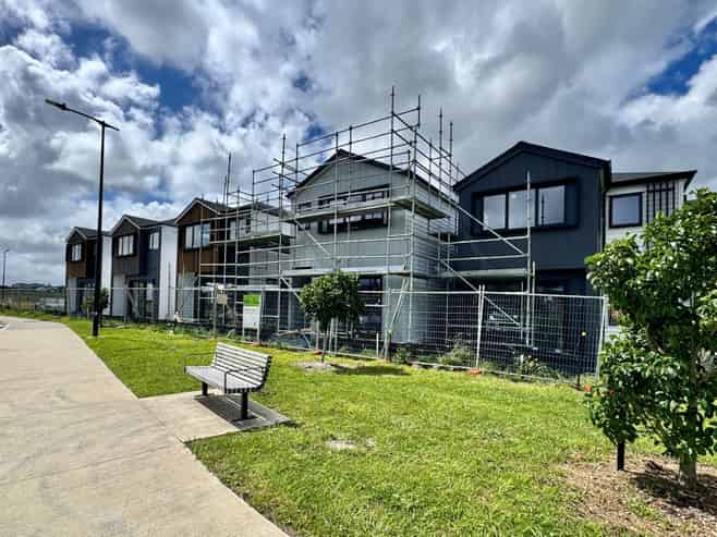 6  Honohono Avenue, Milldale