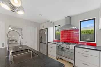 30 Worsleys Road, Cracroft