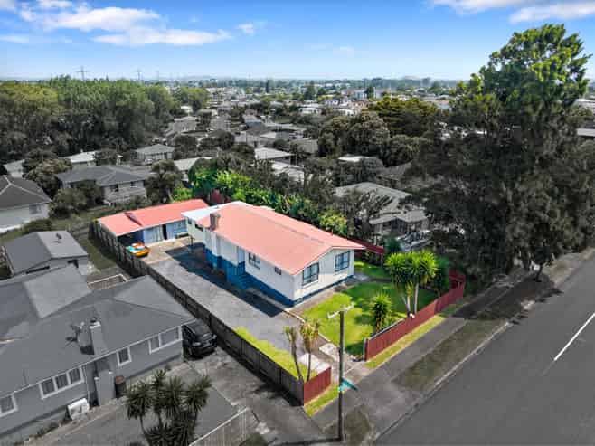 31 Collett Road, Otara