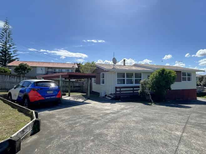 3 Barrys Road, Glendene