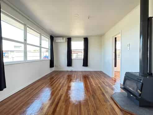 3 Barrys Road, Glendene