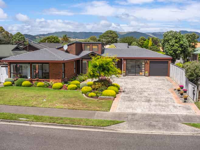 66 Cedar Drive, Paraparaumu Beach