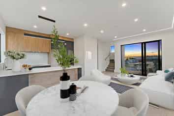 2/16 Binsted Road, New Lynn