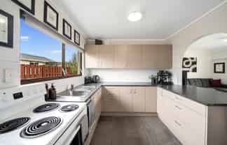 2/51 Browns Road, Manurewa