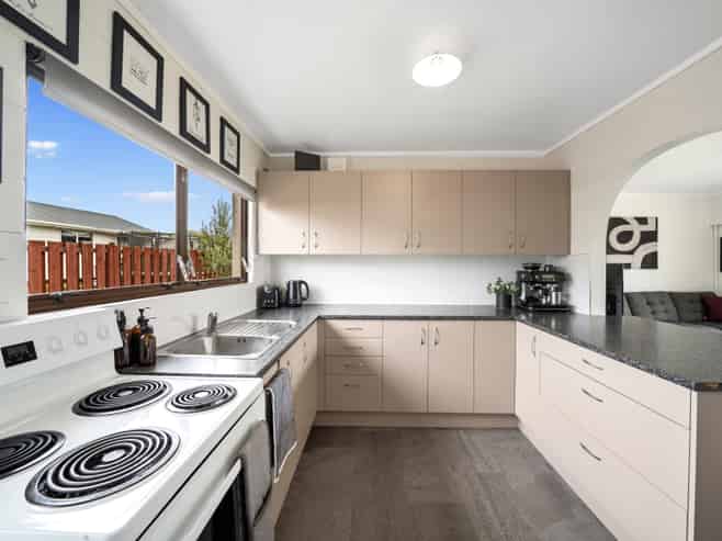 2/51 Browns Road, Manurewa